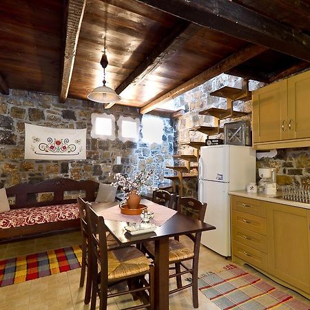 Monastiraki Traditional Guest House Monastirakion  Buitenkant foto